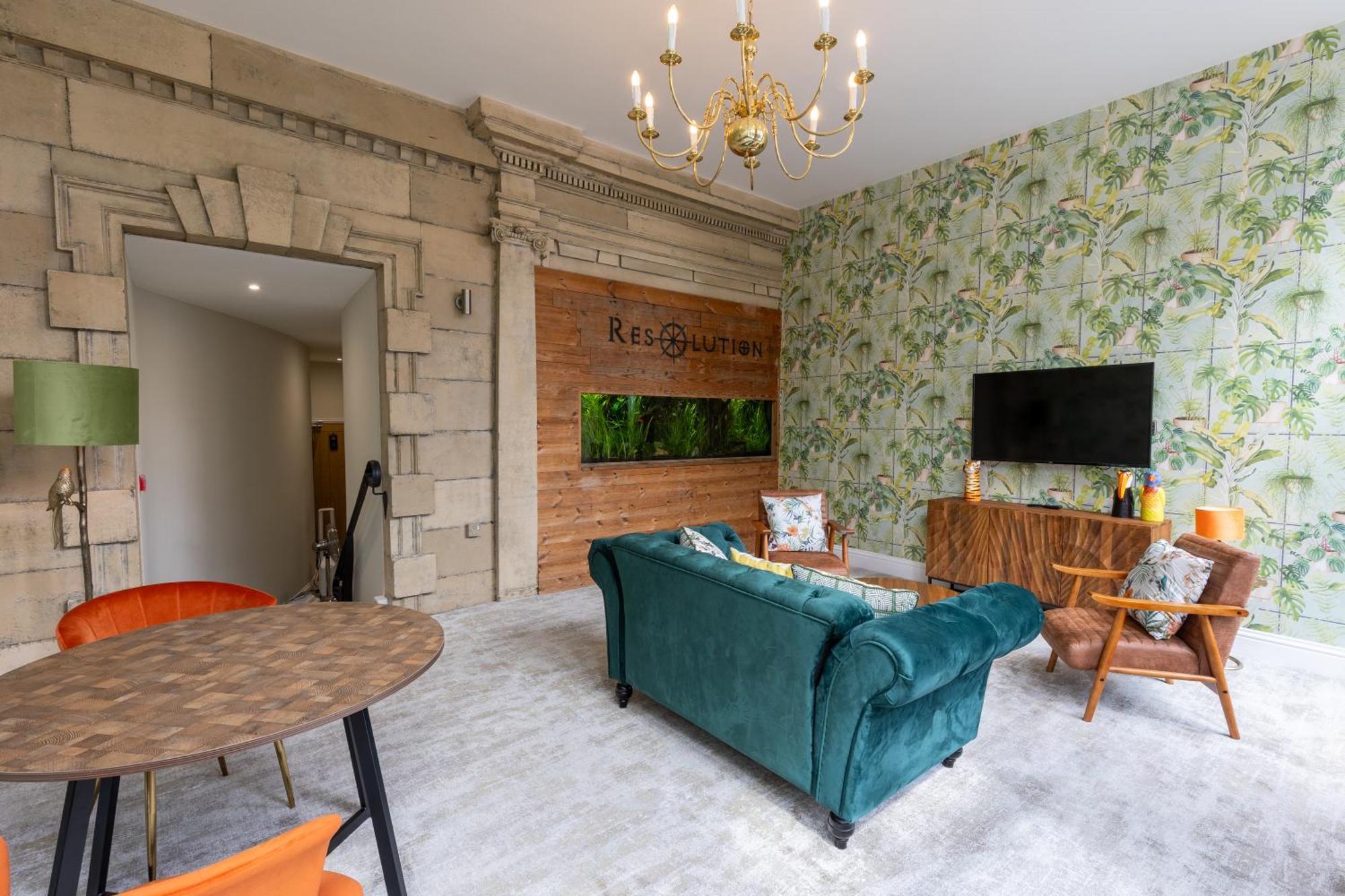 The Resolution Hotel ويتبي المظهر الخارجي الصورة